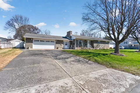 20 Willow St, Schenectady, NY 12306