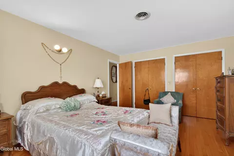 20 Willow St, Schenectady, NY 12306 photo 17