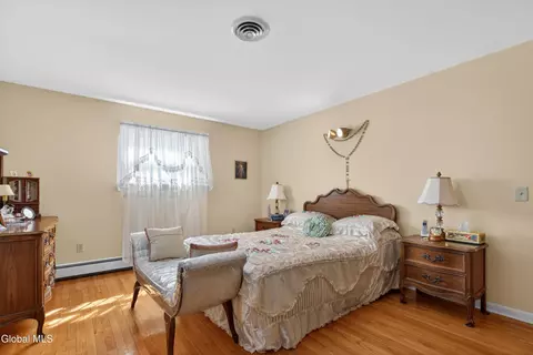 20 Willow St, Schenectady, NY 12306 photo 18