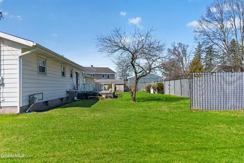 20 Willow St, Schenectady, NY 12306 photo 32