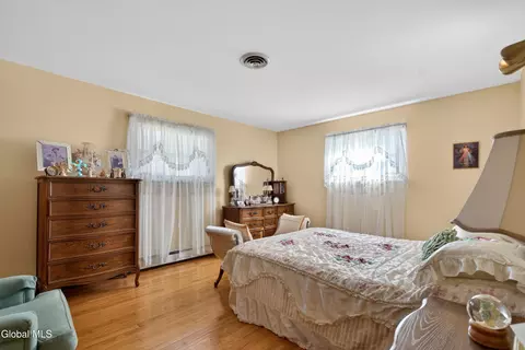 20 Willow St, Schenectady, NY 12306 photo 16