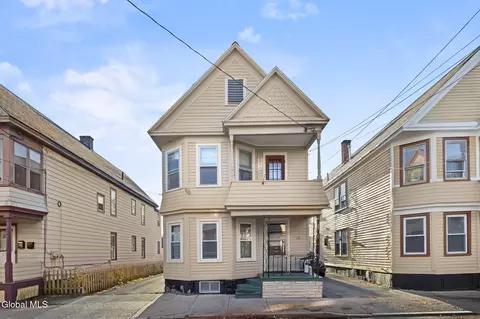19 Ingersoll Ave, Schenectady, NY 12305