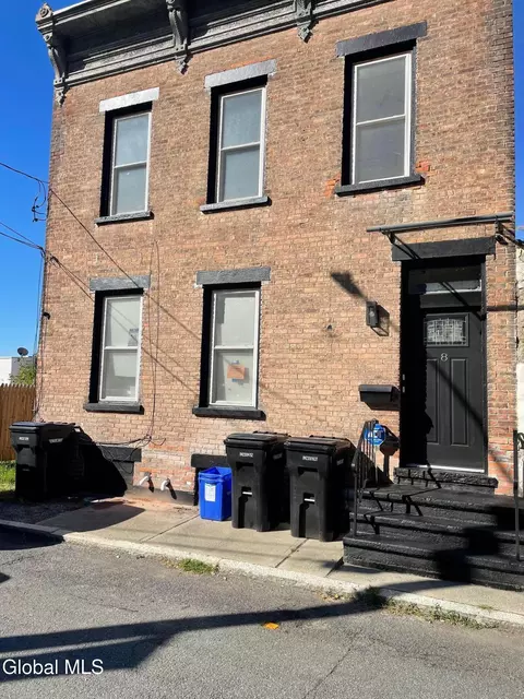8 St Marys Ave, Troy, NY 12180
