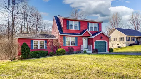 16 Breckenridge Dr, Johnstown, NY 12095