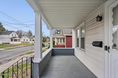 Exterior - 222 Edward St, Schenectady, NY 12304 photo 1 of 4