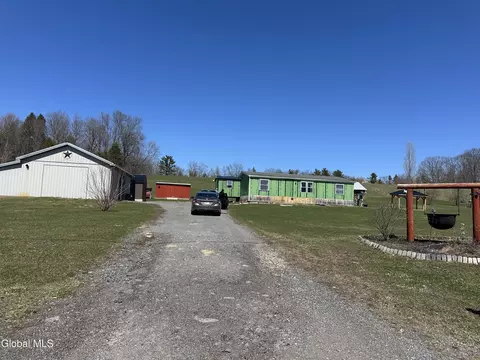 770 Oswegatchie Rd, Palatine Bridge, NY 13428