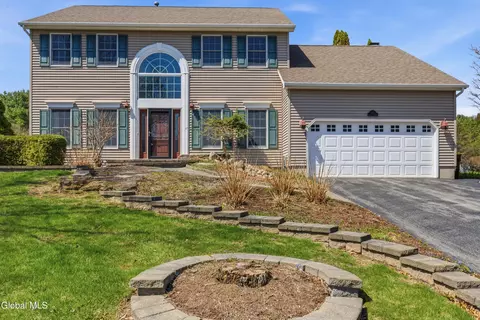 145 Kennewyck Cir, Slingerlands, NY 12159