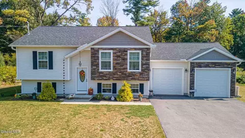 43 Country Club Rd, Queensbury, NY 12804