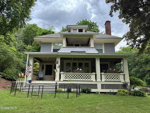 24 Northampton Rd, Amsterdam, NY 12010