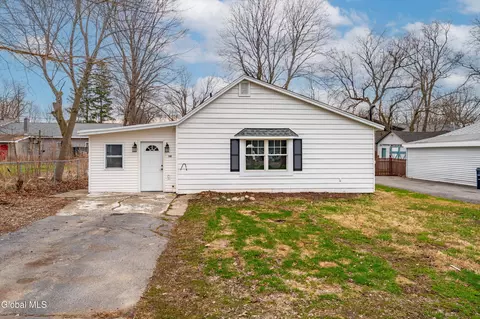 149 Larrabee Rd, Schenectady, NY 12302