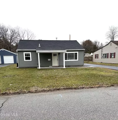 18 Prospect Dr, Queensbury, NY 12804