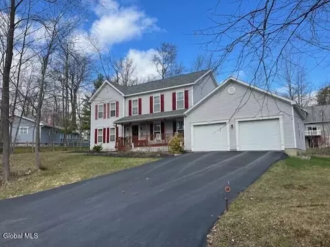 202 Grandview Dr, Cobleskill, NY 12043