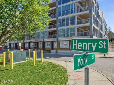 128 Henry St #203, Saratoga Springs, NY 12866