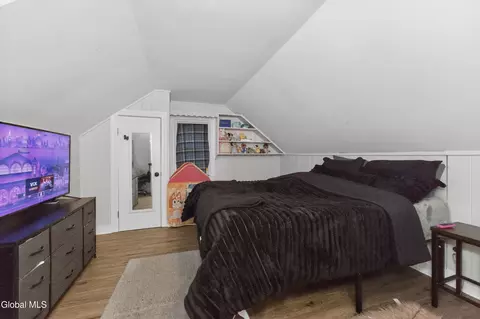 Bedroom - 57 Spring Rd, Schenectady, NY 12302 photo 5 of 7
