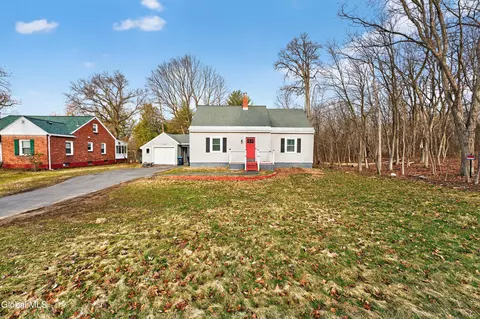 57 Spring Rd, Schenectady, NY 12302