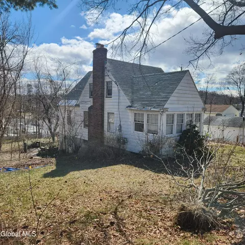 208 Hampton Ave, Rensselaer, NY 12144