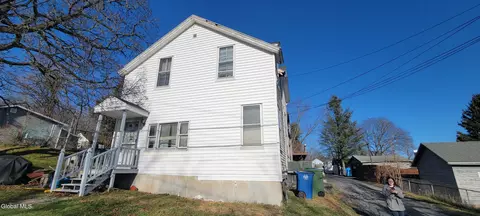 17 Hawk St, Cohoes, NY 12047