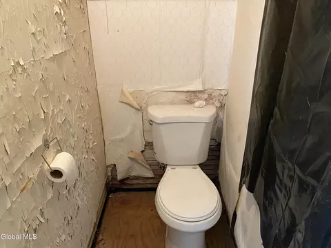 Bath - 972-974 Main Ave, Schenectady, NY 12303 photo 3 of 3