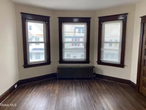 Living - 972-974 Main Ave, Schenectady, NY 12303 photo 4 of 6