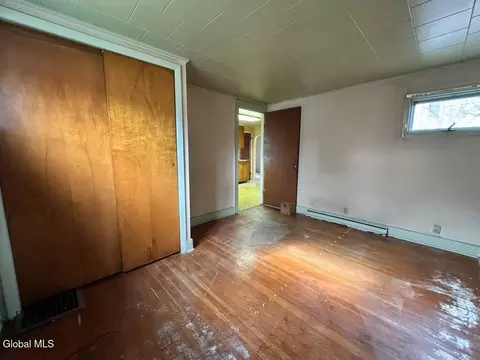 Bedroom - 382 Ballston Rd, Glenville, NY 12302 photo 4 of 8