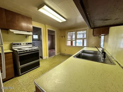 Kitchen - 382 Ballston Rd, Glenville, NY 12302 photo 5 of 5