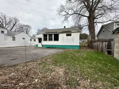 Exterior - 382 Ballston Rd, Glenville, NY 12302 photo 7 of 8
