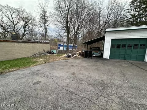 Exterior - 382 Ballston Rd, Glenville, NY 12302 photo 5 of 8