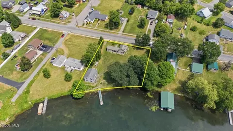 27 Water St, Ticonderoga, NY 12883