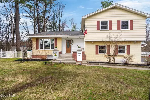 500 Acre Dr, Schenectady, NY 12303