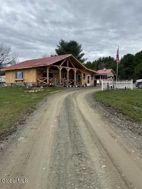 1319 Babcock Lake Rd, Hoosick Falls, NY 12090
