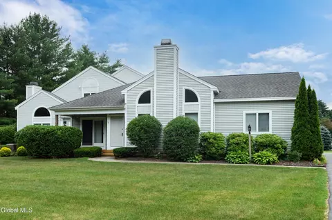 16 Pepper Ln, Saratoga Springs, NY 12866