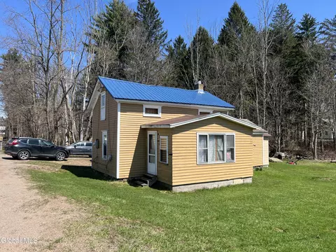 7492 Mill Rd, Cleveland, NY 13042