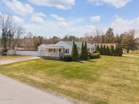 12 Bluebird Rd, South Glens Falls, NY 12803