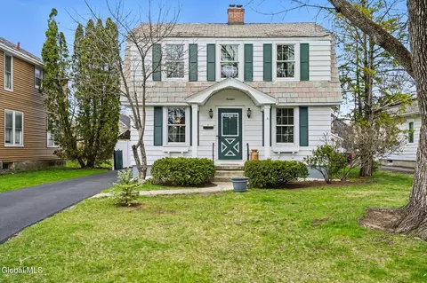 14 Kelton Ct, Albany, NY 12209