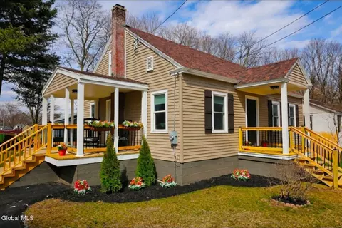 14 7th Ave, Hudson Falls, NY 12839