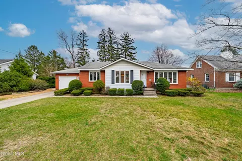 6 E Alfred Dr, Albany, NY 12205