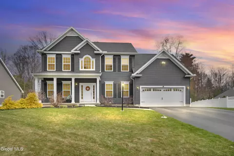 112 Diamond Pl, Schenectady, NY 12306