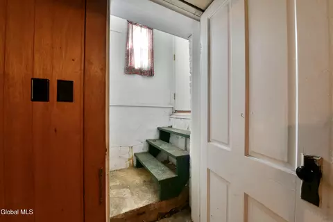 Entry Way - 2 E Decker St, Johnstown, NY 12095 photo 4 of 4