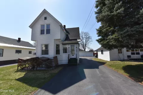 2 E Decker St, Johnstown, NY 12095