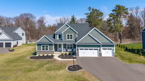 279 Bender Ln, Glenmont, NY 12077