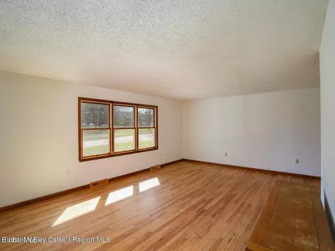 16 Spruce St, Valatie, NY 12184 photo 4