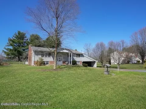 16 Spruce St, Valatie, NY 12184 photo 2
