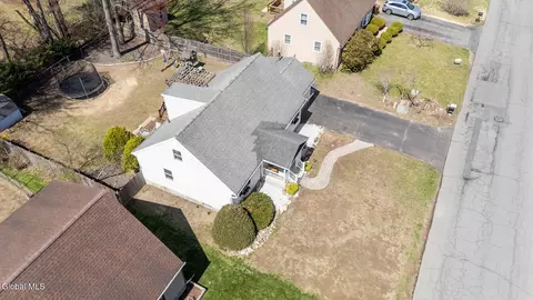 View/Area - 61 Jefferson Rd, Glenmont, NY 12077 photo 2 of 3