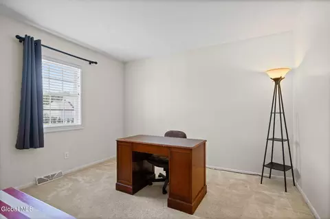 Bedroom - 61 Jefferson Rd, Glenmont, NY 12077 photo 3 of 7