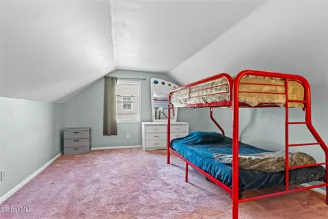 Bedroom - 61 Jefferson Rd, Glenmont, NY 12077 photo 4 of 7