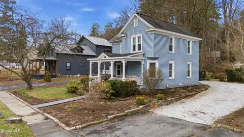 76 Schuyler St, Lake George, NY 12845