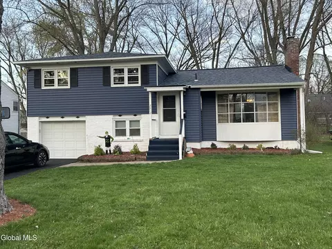 2312 Dean St, Niskayuna, NY 12309