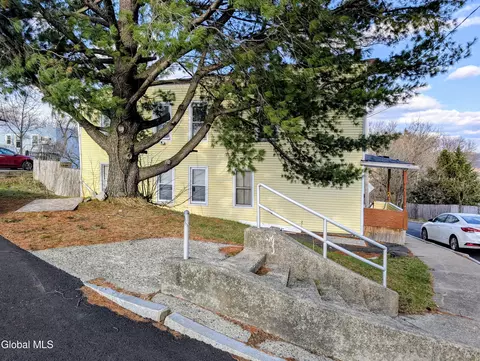 21 Morris St, Cohoes, NY 12047