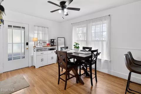 Dining - 422 Fifth St, Schenectady, NY 12306 photo 1 of 2