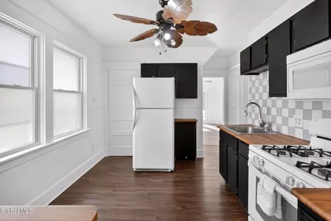 Kitchen - 422 Fifth St, Schenectady, NY 12306 photo 5 of 5